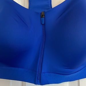 Brand new XERSION zip up sports bra.